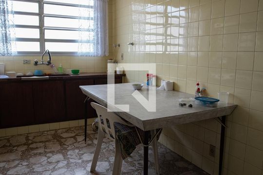 Cozinha de casa à venda com 4 quartos, 270m² em Lapa, São Paulo