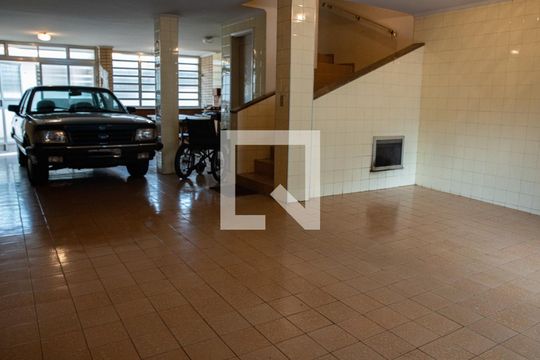 Garagem de casa à venda com 4 quartos, 270m² em Lapa, São Paulo