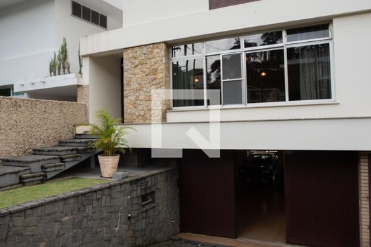 Fachada de casa à venda com 4 quartos, 270m² em Lapa, São Paulo