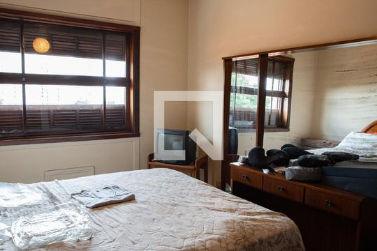 Quarto 2 de casa à venda com 4 quartos, 270m² em Lapa, São Paulo