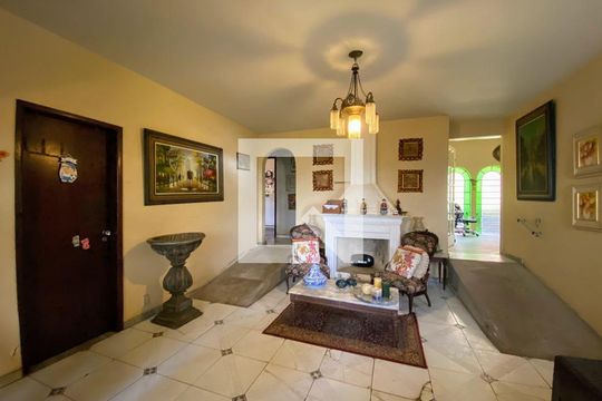 Casa para alugar com 3 quartos, 314m² em Santa Lúcia, Belo Horizonte