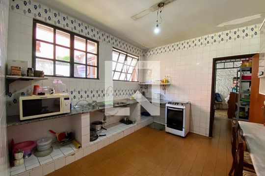 Casa para alugar com 3 quartos, 314m² em Santa Lúcia, Belo Horizonte