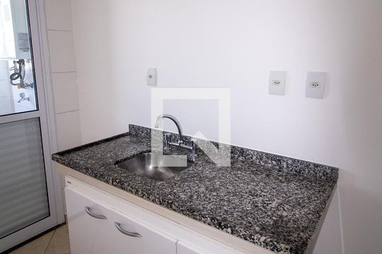 Cozinha de apartamento para alugar com 1 quarto, 30m² em Parque Independencia, São Paulo
