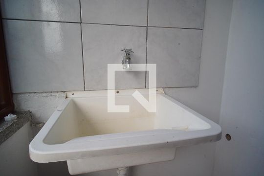 Lavanderia  de apartamento à venda com 1 quarto, 51m² em Rubem Berta, Porto Alegre