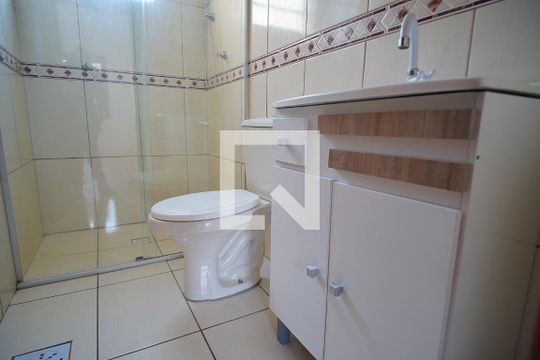 Banheiro  de apartamento à venda com 1 quarto, 51m² em Rubem Berta, Porto Alegre