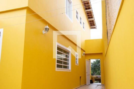 Quintal de casa para alugar com 3 quartos, 150m² em Vila Palmares, Santo André