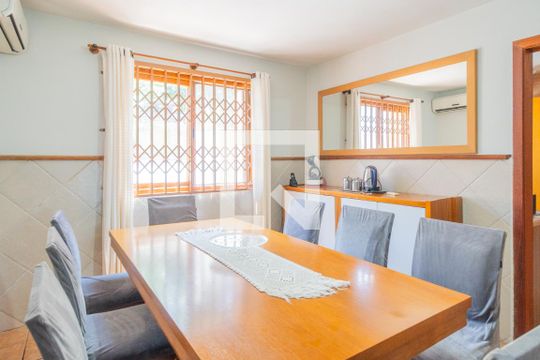 Sala de Jantar de casa à venda com 4 quartos, 224m² em Vila Nova, Porto Alegre