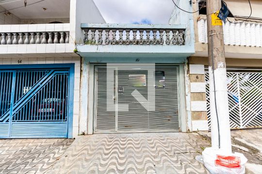 Fachada de casa à venda com 2 quartos, 125m² em Conjunto Residencial Sitio Oratório, São Paulo