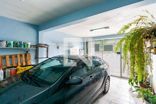Garagem de casa à venda com 2 quartos, 125m² em Conjunto Residencial Sitio Oratório, São Paulo