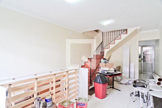 Sala de casa de condomínio à venda com 2 quartos, 100m² em Vila Marina, São Paulo