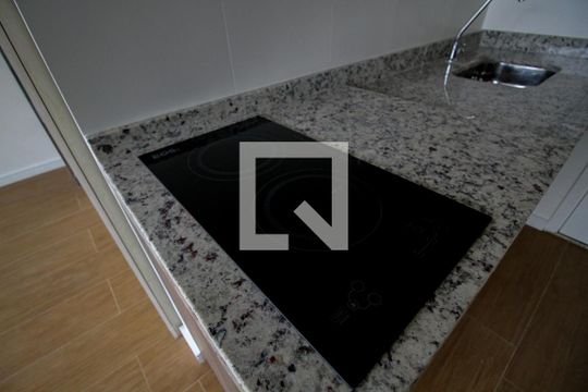cozinha de kitnet/studio para alugar com 1 quarto, 25m² em Santana, São Paulo