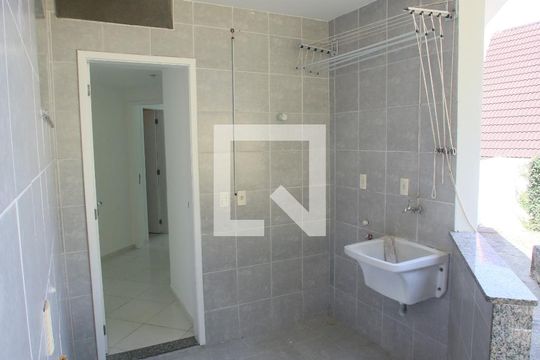 Área de Serviço de casa para alugar com 4 quartos, 230m² em Taquara, Rio de Janeiro
