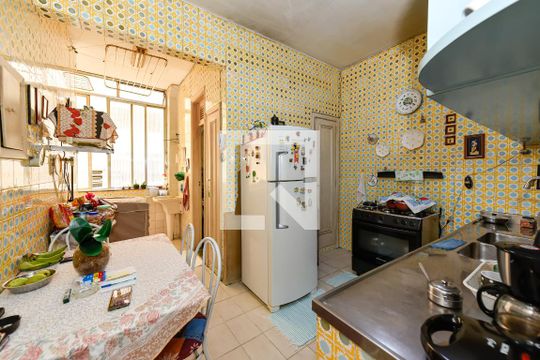 Cozinha de apartamento à venda com 3 quartos, 150m² em Copacabana, Rio de Janeiro