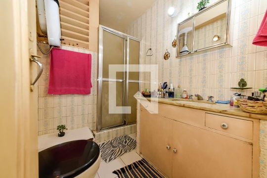 Banheiro  1 de apartamento à venda com 3 quartos, 150m² em Copacabana, Rio de Janeiro