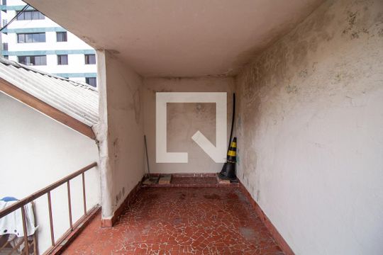Garagem de casa à venda com 2 quartos, 250m² em Vila Prudente, São Paulo