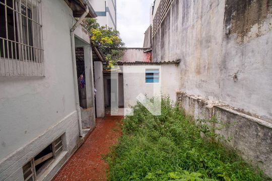 Quintal de casa à venda com 2 quartos, 250m² em Vila Prudente, São Paulo