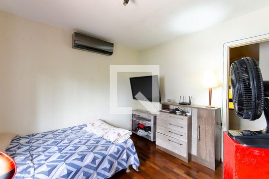 Quarto 1 de casa à venda com 4 quartos, 248m² em Cristal, Porto Alegre