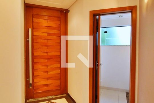 Entrada de casa à venda com 4 quartos, 400m² em Vila Valparaiso, Santo André