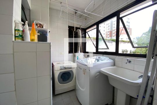 Área de Serviço de apartamento à venda com 3 quartos, 126m² em Real Parque, São Paulo