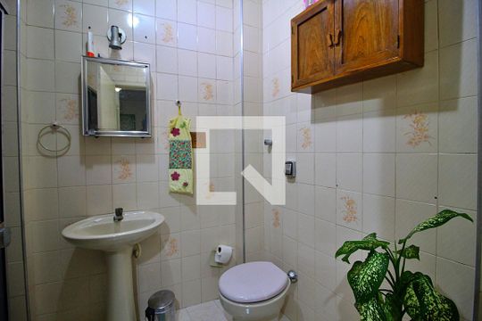 Banheiro de apartamento para alugar com 2 quartos, 66m² em Centro, Santo André