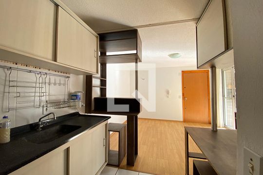 Cozinha de apartamento à venda com 2 quartos, 45m² em Pinheiro, São Leopoldo