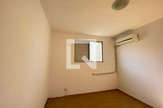 Quarto 1 de apartamento à venda com 2 quartos, 45m² em Pinheiro, São Leopoldo
