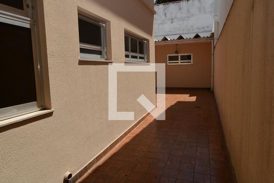 Quintal de casa à venda com 4 quartos, 291m² em Jardim Maia, Guarulhos