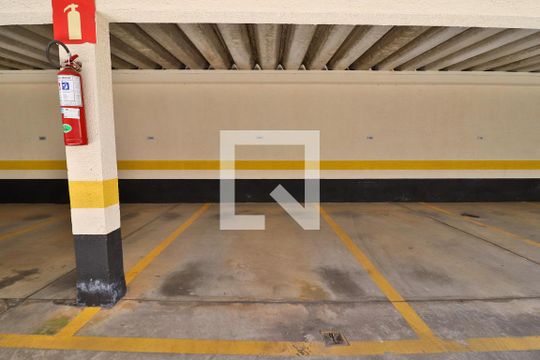 Garagem  de apartamento para alugar com 2 quartos, 77m² em Carmo, Belo Horizonte