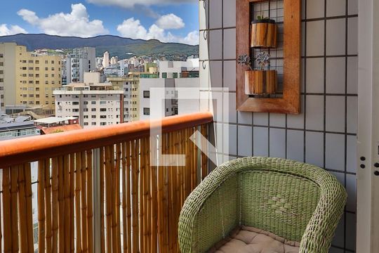 Sala de apartamento para alugar com 2 quartos, 77m² em Carmo, Belo Horizonte