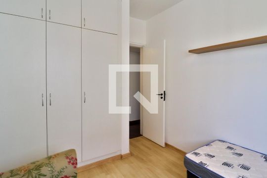 Quarto 1 de apartamento para alugar com 2 quartos, 77m² em Carmo, Belo Horizonte
