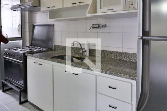 Cozinha de apartamento para alugar com 2 quartos, 77m² em Carmo, Belo Horizonte