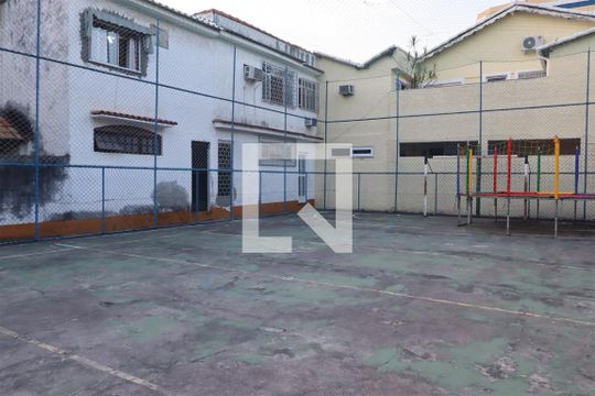 Área comum de casa de condomínio à venda com 2 quartos, 200m² em Irajá, Rio de Janeiro