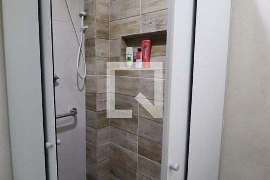 Banheiro da suíte de casa de condomínio à venda com 2 quartos, 200m² em Irajá, Rio de Janeiro