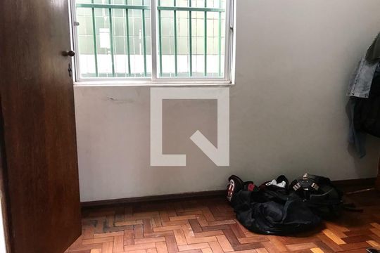 Apartamento para alugar com 3 quartos, 108m² em Sagrada Família, Belo Horizonte