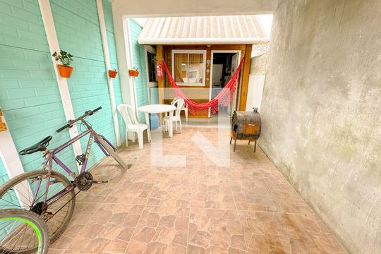 Área comum de kitnet/studio para alugar com 1 quarto, 20m² em São João do Rio Vermelho, Florianópolis