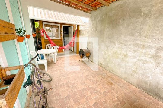 Área comum de kitnet/studio para alugar com 1 quarto, 20m² em São João do Rio Vermelho, Florianópolis