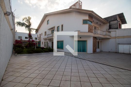 Garagem de casa para alugar com 4 quartos, 573m² em Parque São Jorge, São Paulo