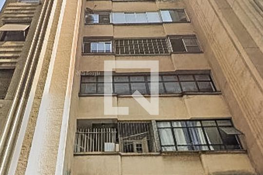 Fachada de apartamento para alugar com 2 quartos, 55m² em Santa Efigênia, São Paulo