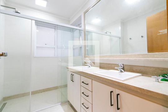 Banheiro da Suíte 1 de apartamento para alugar com 4 quartos, 206m² em Jardim Anália Franco, São Paulo