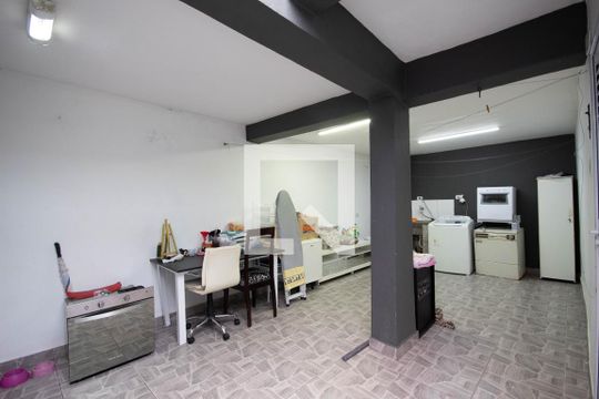 Área de Serviço de casa à venda com 2 quartos, 180m² em Jardim das Flores, Osasco