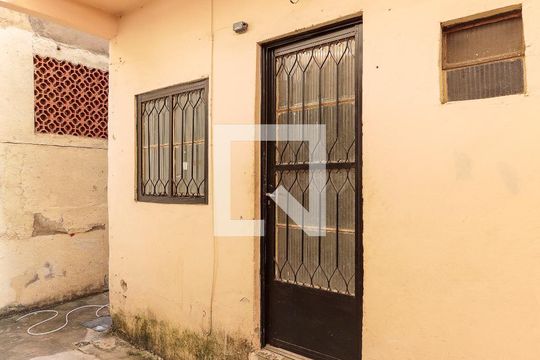 Entrada de apartamento para alugar com 3 quartos, 52m² em Encantado, Rio de Janeiro