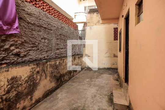 Entrada de apartamento para alugar com 3 quartos, 52m² em Encantado, Rio de Janeiro