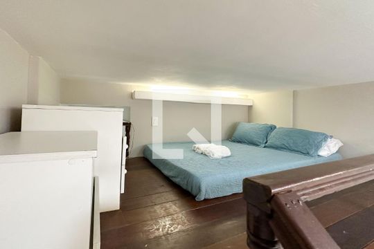 Sala de kitnet/studio para alugar com 1 quarto, 26m² em Copacabana, Rio de Janeiro