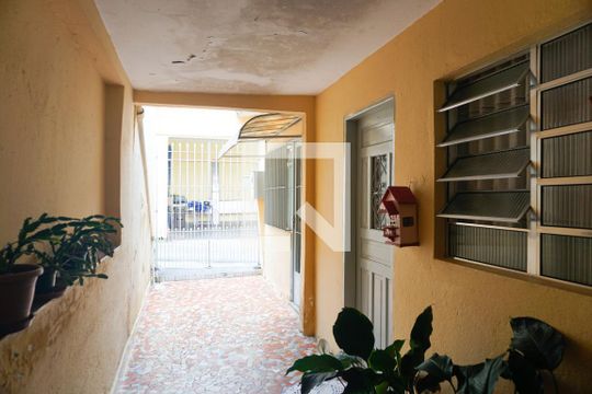 Quintal  de casa à venda com 3 quartos, 281m² em Vila Ré, São Paulo