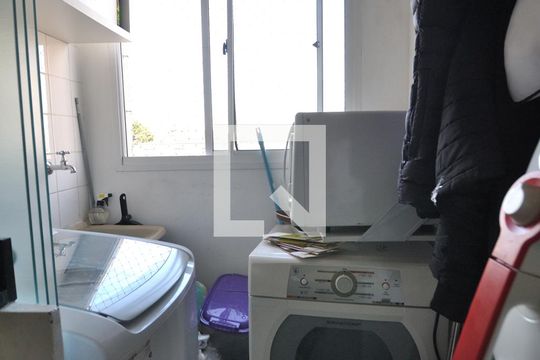 Área de serviço de apartamento para alugar com 2 quartos, 50m² em Vila Firmiano Pinto, São Paulo