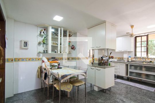 Cozinha de casa de condomínio à venda com 5 quartos, 320m² em Anil, Rio de Janeiro