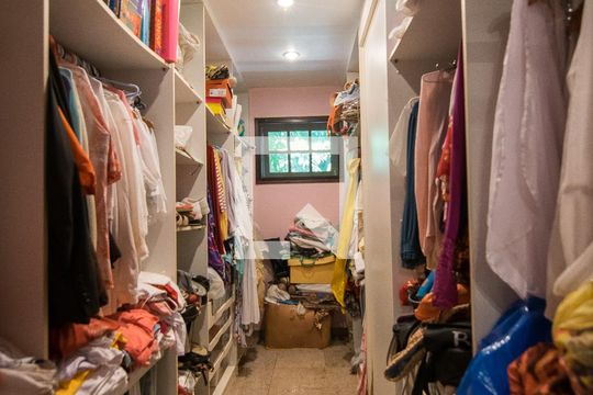 Closet de casa de condomínio à venda com 5 quartos, 320m² em Anil, Rio de Janeiro