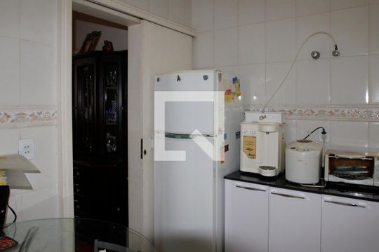 Cozinha de apartamento para alugar com 3 quartos, 90m² em Jardim Guanabara, Rio de Janeiro