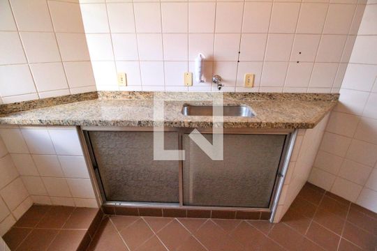 Cozinha - Pia/ Armário de apartamento para alugar com 1 quarto, 53m² em Jardim Paraíso, Campinas