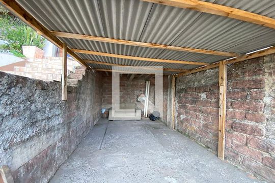 Garagem de casa à venda com 2 quartos, 132m² em Mauá, Novo Hamburgo